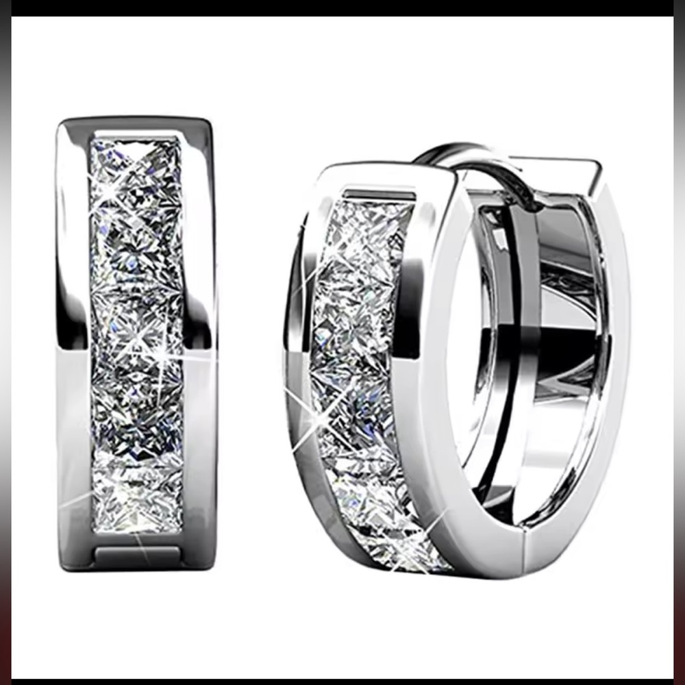 18k with moissanite diamond new tag